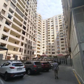 In Baku 90.0 m² apartment is for sale - Image 4