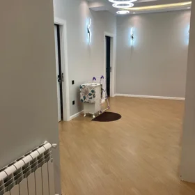 In Baku 142.0 m² apartment is for rent - Image 9