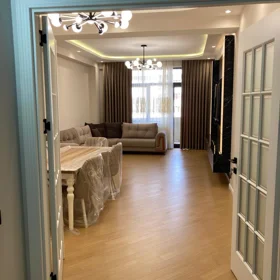 In Baku 145.0 m² apartment is for rent - Image 5
