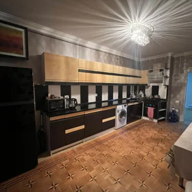 In Baku 204.0 m² apartment is for rent - Image 5