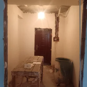 In Baku 145.0 m² apartment is for sale - Image 9