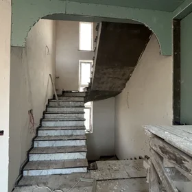 In nan 300.0 m² house with 7.0 rooms is for sale - Image 6