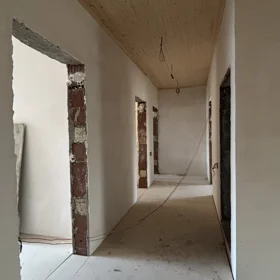In nan 300.0 m² house with 7.0 rooms is for sale - Image 9