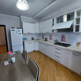 In Baku 150.0 m² apartment is for rent - Image 5