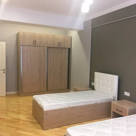 In Baku 90.0 m² apartment is for rent - Image 3