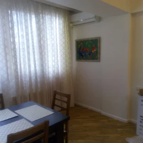 In Baku 130.0 m² apartment is for rent - Image 2