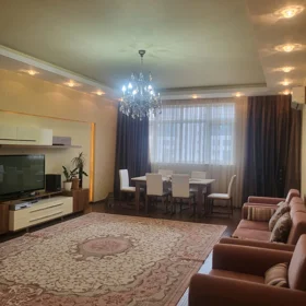 In Baku 178.0 m² apartment is for rent - Image 9