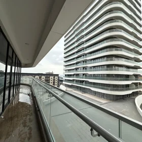 In Baku 225.0 m² apartment is for rent - Image 3