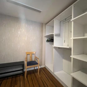 In Baku 230.0 m² apartment is for rent - Image 6