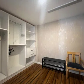 In Baku 230.0 m² apartment is for rent - Image 8