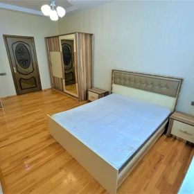In Baku 120.0 m² apartment is for rent - Image 3