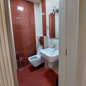 In Baku 130.0 m² apartment is for rent - Image 2
