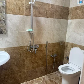 In Khirdalan 102.0 m² house with 4.0 rooms is for rent - Image 2