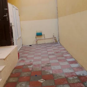 In Khirdalan 102.0 m² house with 4.0 rooms is for rent - Image 4