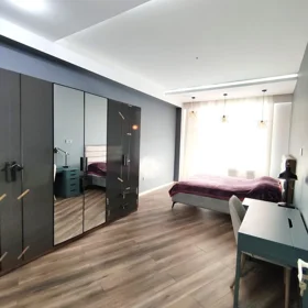 In Baku 128.0 m² apartment is for rent - Image 3