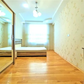 In Baku 125.0 m² apartment is for rent - Image 3