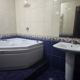 In Baku 97.0 m² apartment is for rent - Image 9