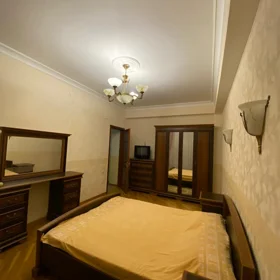 In Baku 110.0 m² apartment is for rent - Image 6