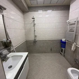 In Baku 108.0 m² apartment is for rent - Image 10