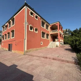 In Baku 1500.0 m² house with 12.0 rooms is for sale - Image 3