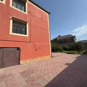 In Baku 1500.0 m² house with 12.0 rooms is for sale - Image 5