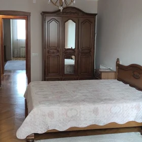 In Baku 70.0 m² apartment is for rent - Image 2