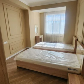 In Baku 150.0 m² apartment is for rent - Image 3