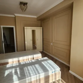 In Baku 150.0 m² apartment is for rent - Image 5