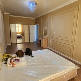 In Baku 150.0 m² apartment is for rent - Image 8