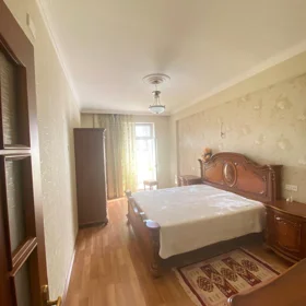 In Baku 100.0 m² apartment is for sale - Image 2