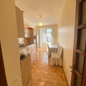 In Baku 100.0 m² apartment is for sale - Image 3