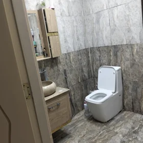 In Baku 90.0 m² apartment is for sale - Image 5