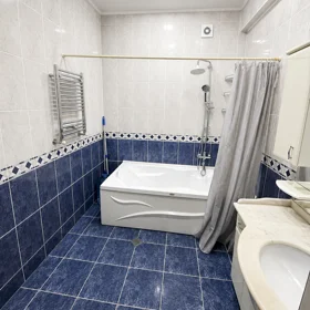 In Baku 155.0 m² apartment is for sale - Image 7