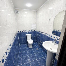 In Baku 155.0 m² apartment is for sale - Image 8