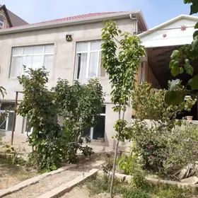 In nan 180.0 m² house with 5.0 rooms is for sale - Image 9