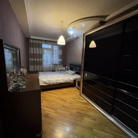 In Baku 80.0 m² apartment is for sale - Image 2