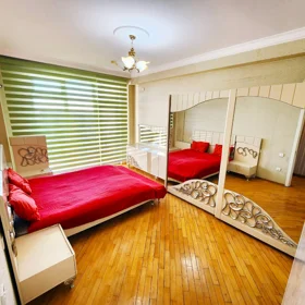 In Baku 130.0 m² apartment is for rent - Image 3
