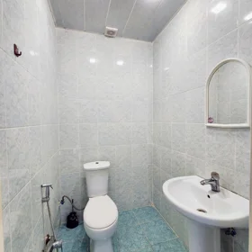 In Baku 130.0 m² apartment is for rent - Image 4