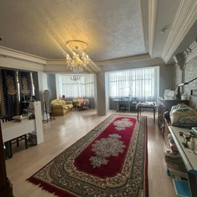 In Baku 158.0 m² apartment is for sale - Image 8