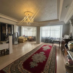 In Baku 158.0 m² apartment is for sale - Image 9