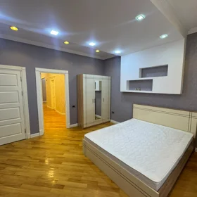 In Baku 150.0 m² apartment is for rent - Image 7