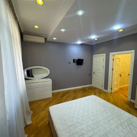 In Baku 150.0 m² apartment is for rent - Image 9