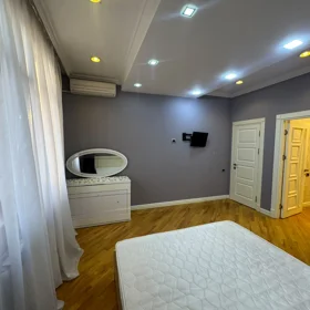 In Baku 150.0 m² apartment is for rent - Image 10