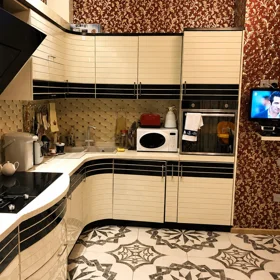 In Baku 100.0 m² apartment is for sale - Image 2