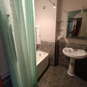 In Baku 63.0 m² apartment is for rent - Image 5