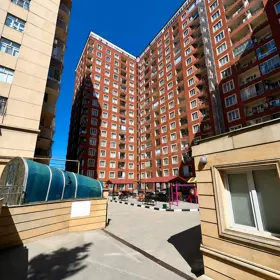 In Baku 100.0 m² apartment is for sale - Image 2