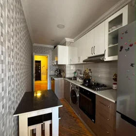 In Baku nan m² apartment is for sale - Image 8