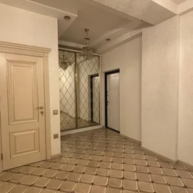 In Baku 128.0 m² apartment is for rent - Image 3