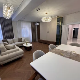 In Baku 122.0 m² apartment is for sale - Image 3