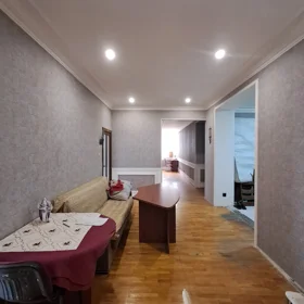 In Baku 150.0 m² apartment is for rent - Image 2